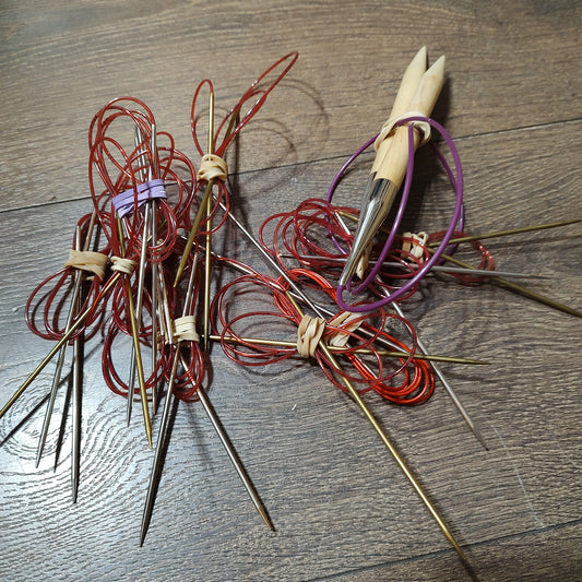 Knitting needle bundle - various circular needles