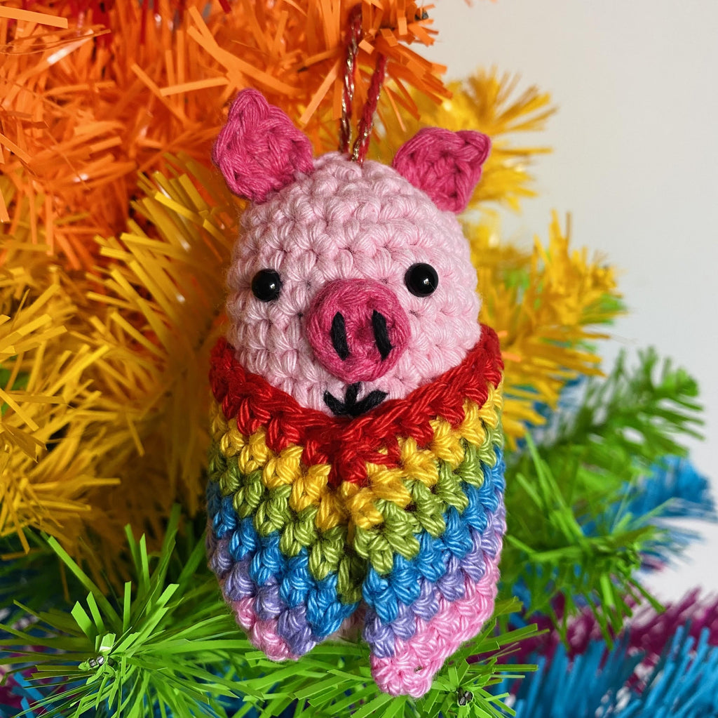 Next step crochet: Pig in a blanket ornament