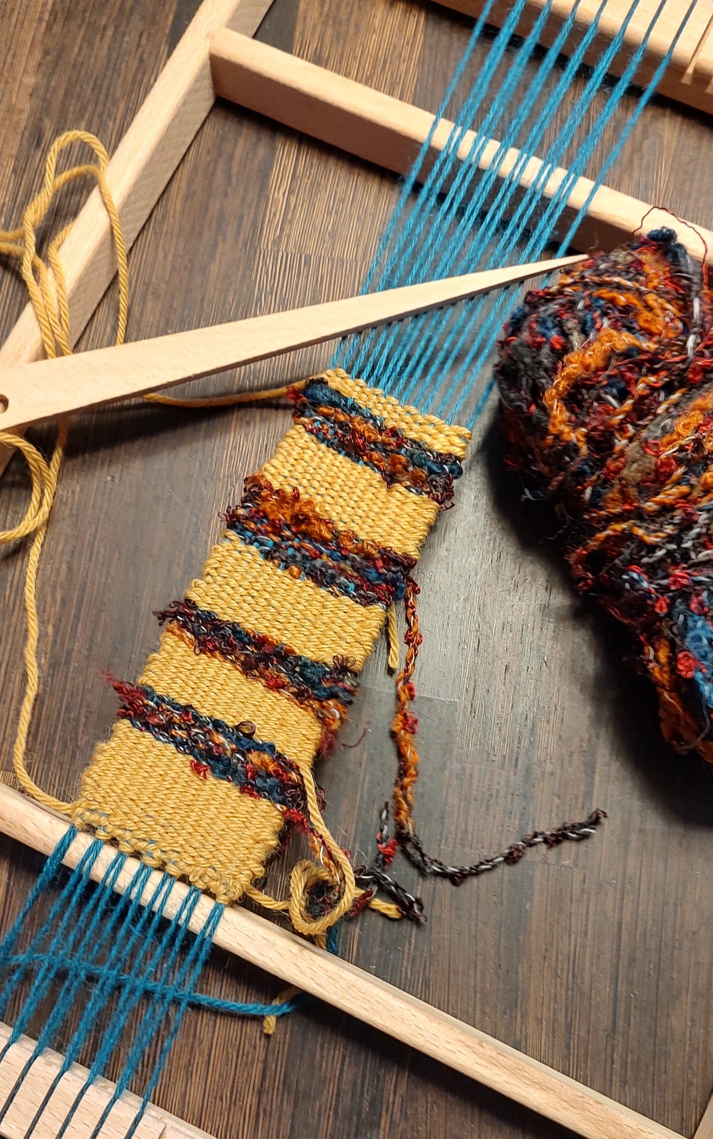 Introduction to loom weaving