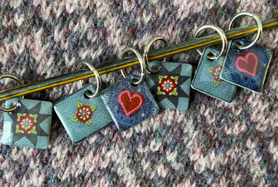 Stitch markers & storage tins