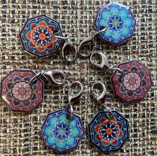 Stitch markers & storage tins