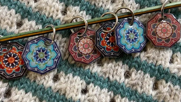 Stitch markers & storage tins